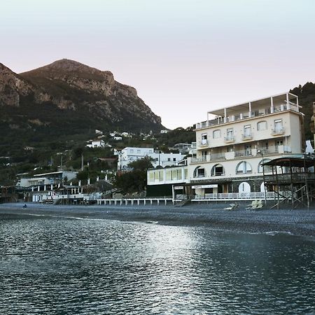 Taverna Del Capitano Marina del Cantone Экстерьер фото