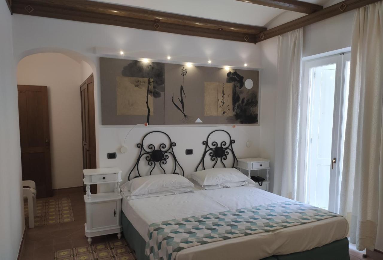 Taverna Del Capitano Marina del Cantone Экстерьер фото