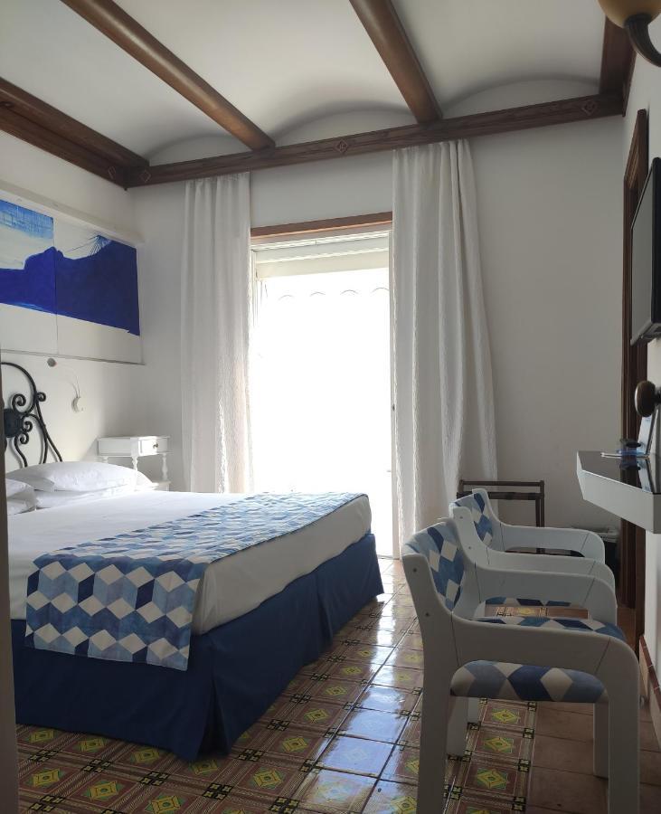 Taverna Del Capitano Marina del Cantone Экстерьер фото