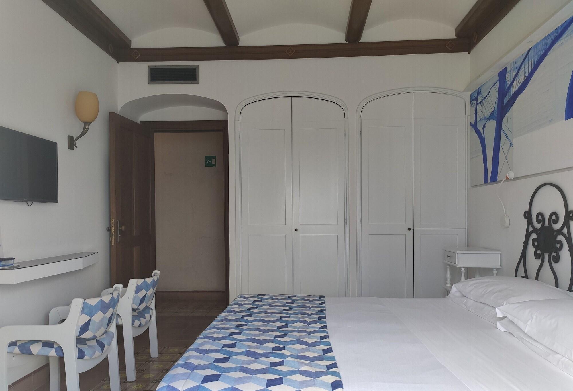 Taverna Del Capitano Marina del Cantone Экстерьер фото