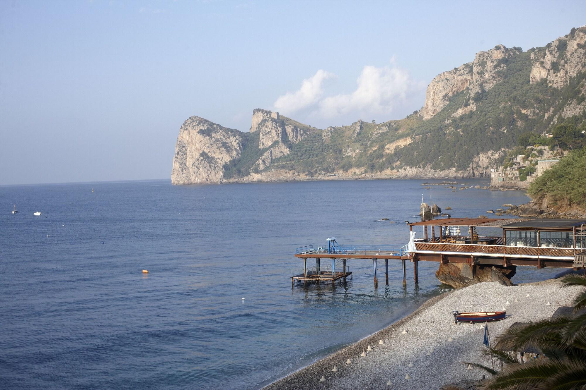 Taverna Del Capitano Marina del Cantone Экстерьер фото