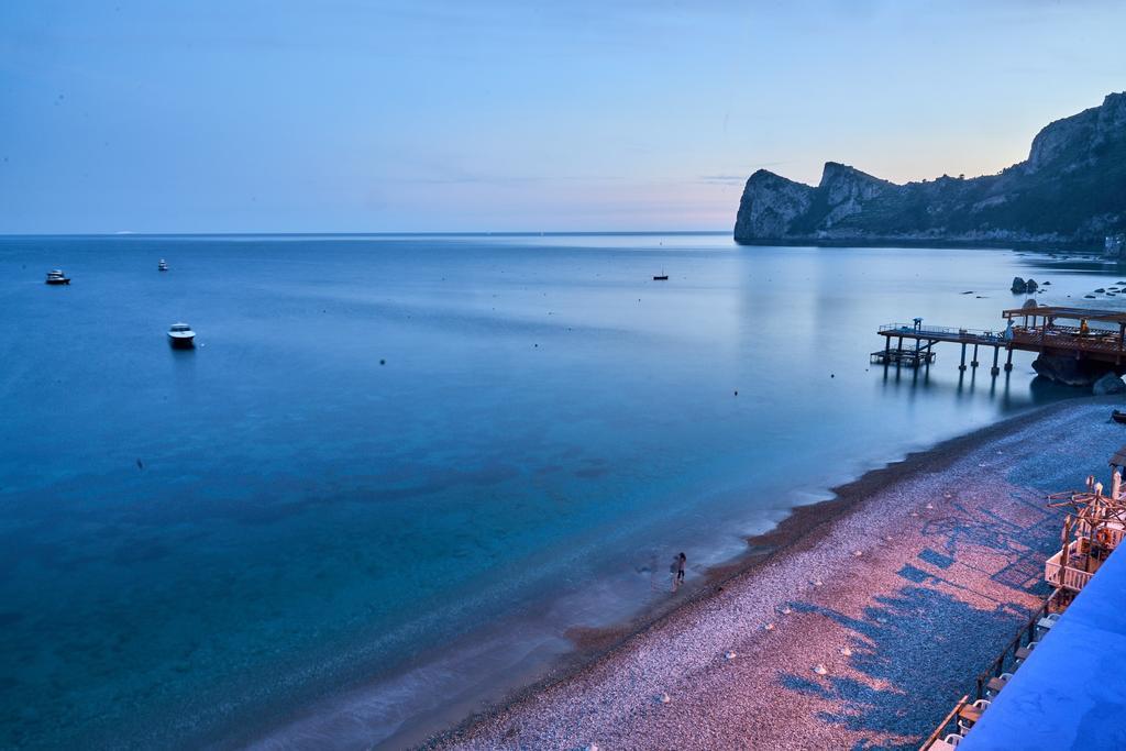 Taverna Del Capitano Marina del Cantone Экстерьер фото