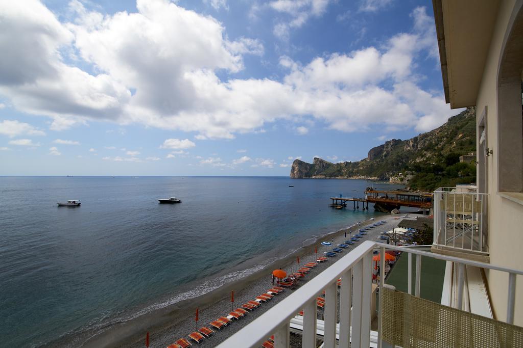 Taverna Del Capitano Marina del Cantone Экстерьер фото
